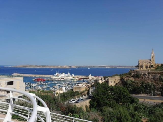 East Breeze Penthouse Apartamento Mgarr Exterior foto